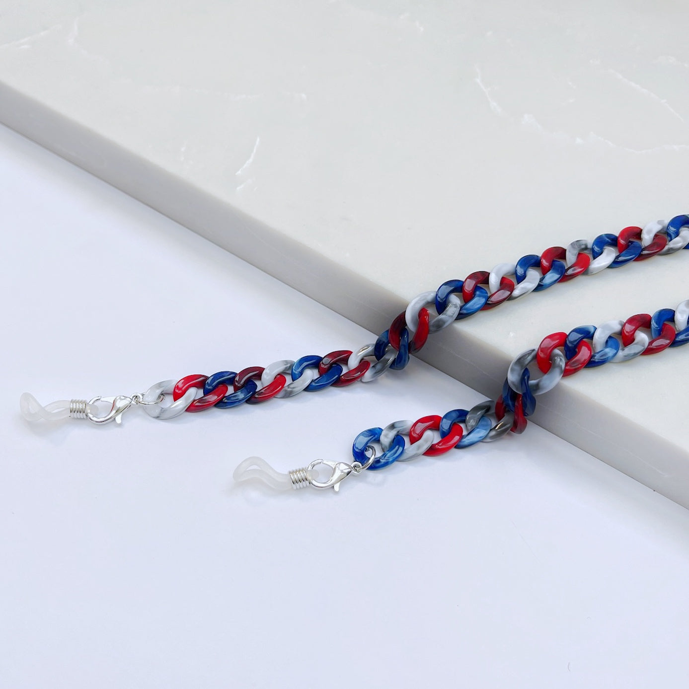 Lynkylynks eyewear chain works with most glasses—no need for special attachments
Available in multiple colours and designs
Lynkylynks are stylish glasses chains, durable for hands-free convenience
Perfect for busy lifestyles, our glasses accessories are made with love in the UK